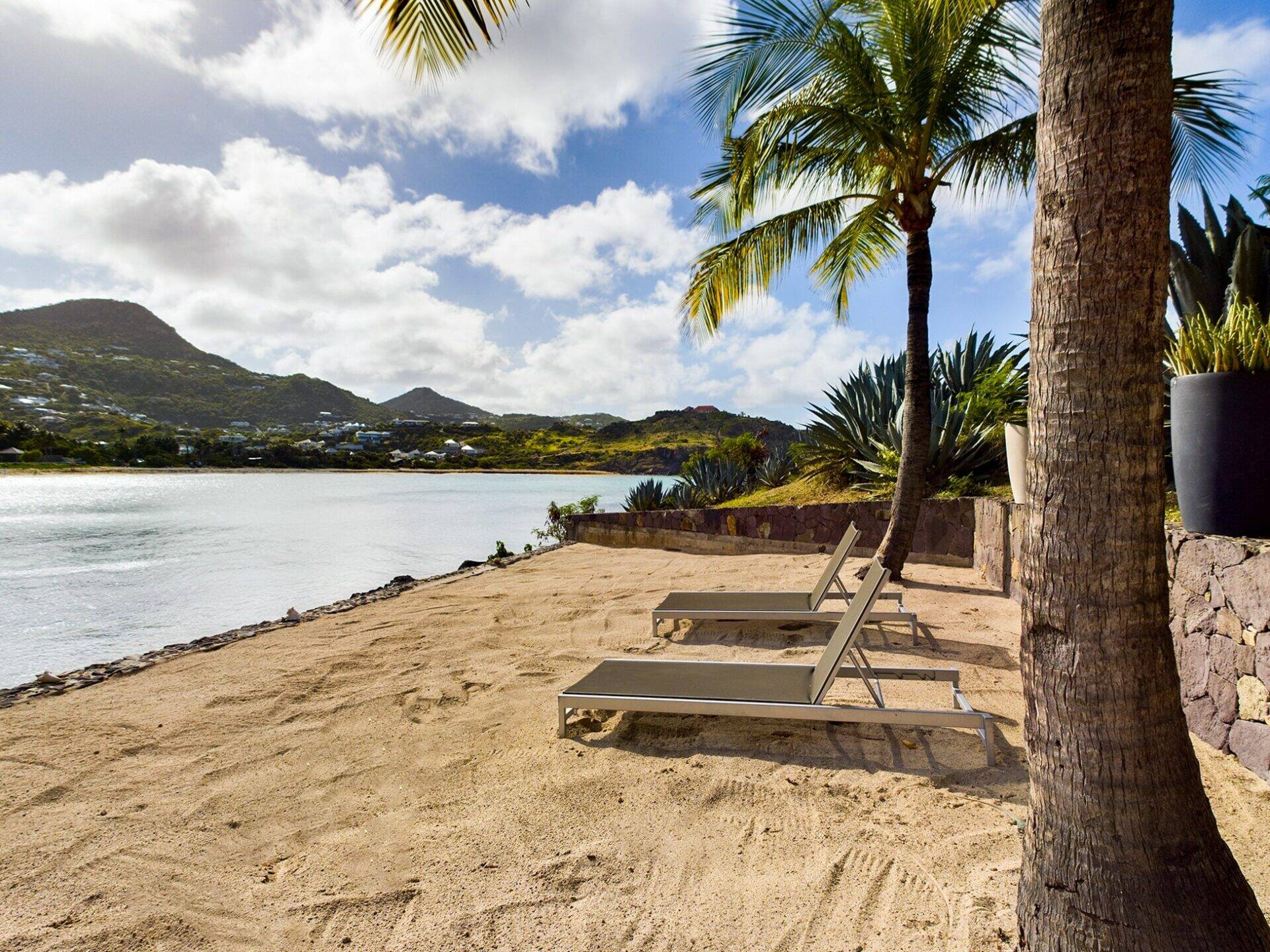 sun-beach-house-stbarth-silver-rainbow14-min.jpg