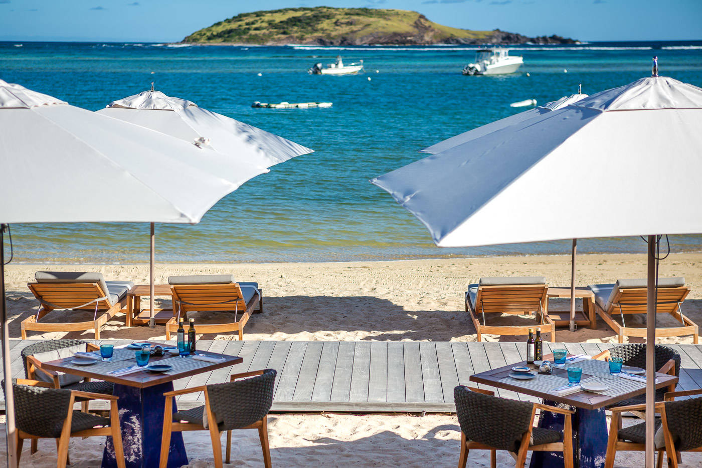 3-st-barth-restaurant-amis-plage-petit-cul-de-sac-st-barths.jpg