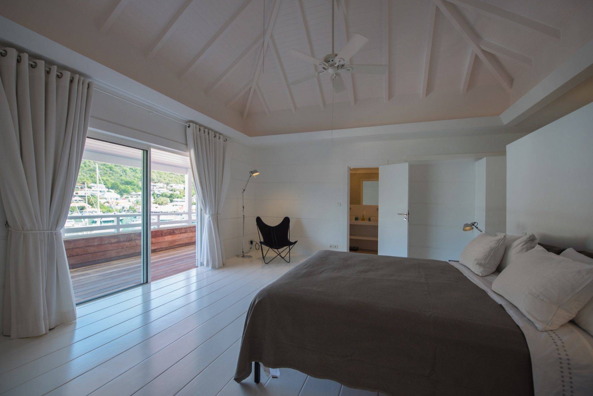 3-st-barth-luxury-penthouse-gustavia-location-villas-st-barths-1.jpg