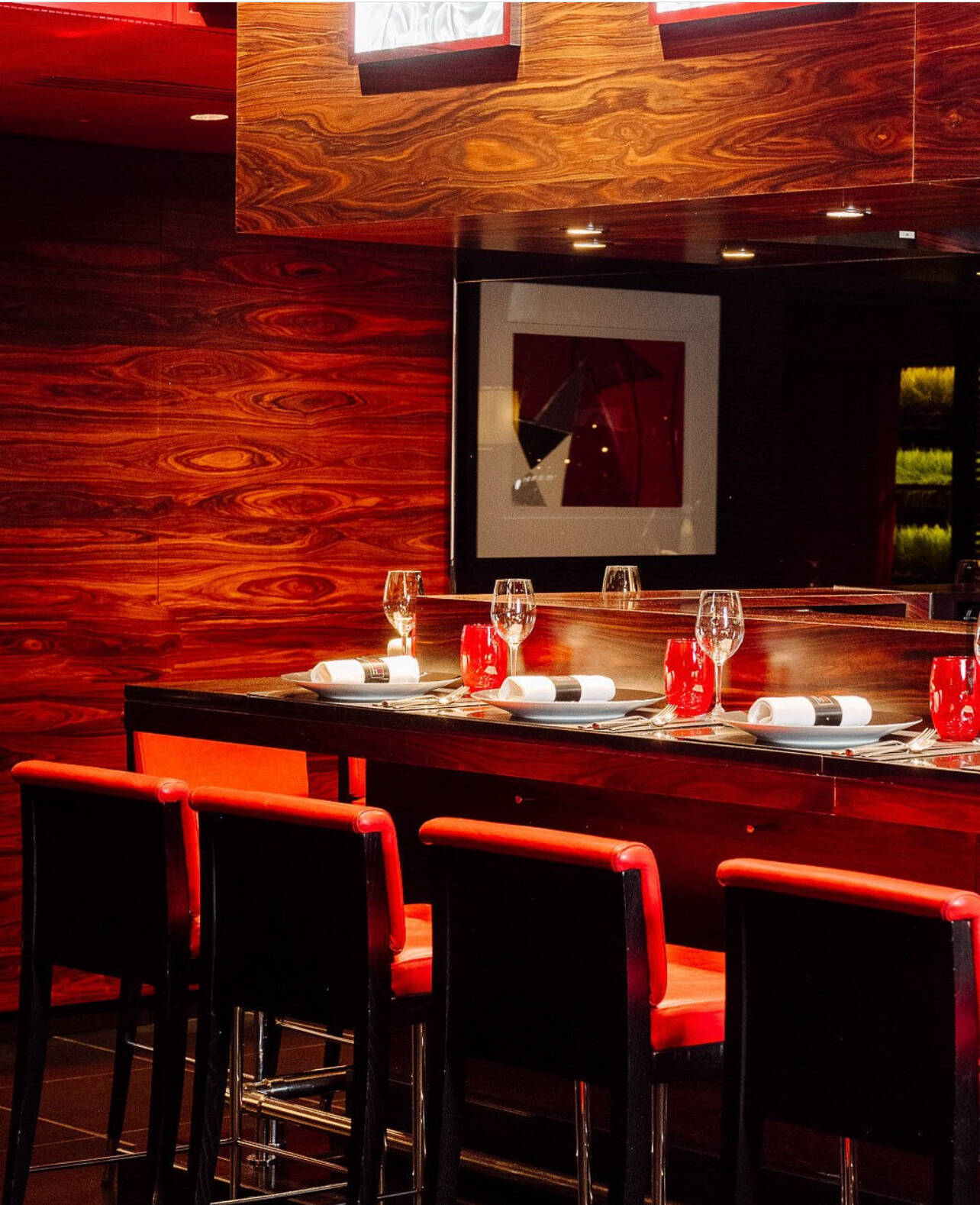 8-paris-latelier-de-joel-robuchon-restaurant-french-min.jpg